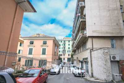 Appartamento in Vendita a Genova via Felice Romani