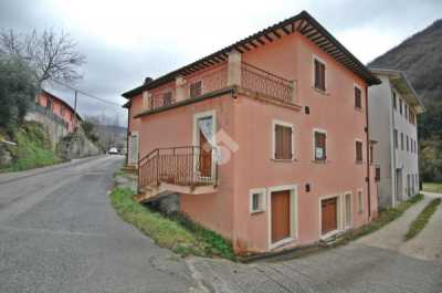 Appartamento in Vendita a Nocera Umbra via Mugnano