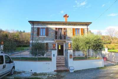 Villa in Vendita a Tresana Area Residenziale Careggia Tresana