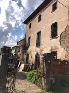 Villa in Vendita a Ponte Buggianese Capannone