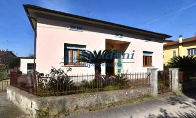 Villa in Vendita a Larciano via Corsini 46