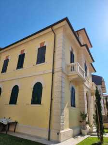 Villa in Affitto a Camaiore