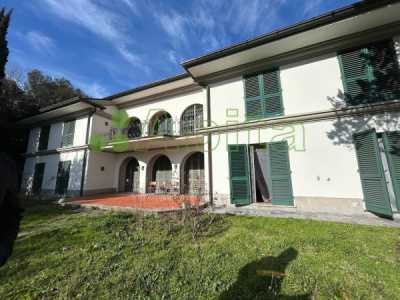 Villa in Affitto a Lucca via Per Camaiore