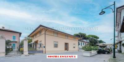 Villa in Vendita a Forte Dei Marmi via Trento 76