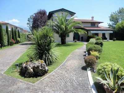 Villa in Affitto a Forte Dei Marmi via Allende