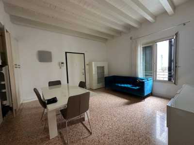 Appartamento in Affitto a Treviso Piazza del Quartiere Latino 3