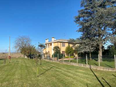 Villa in Vendita a Canaro via Guglielmo Oberdan 1635