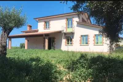 Villa in Vendita a Pietrasanta via Bonazzera