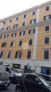 Appartamento in Vendita a Roma via Santamaura