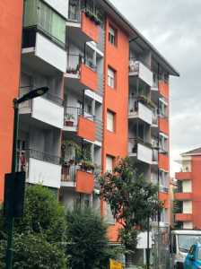 Appartamento in Vendita a Milano via Giambellino 141