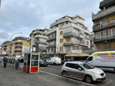 Appartamento in Vendita a Roma via di Val Favara