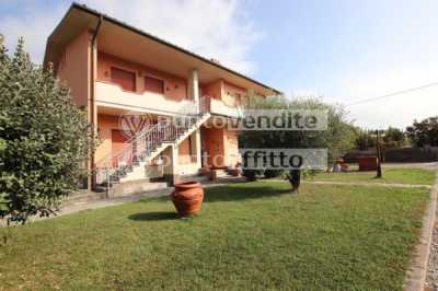 Villa in Vendita a Lucca via di Mezzo ii 55100