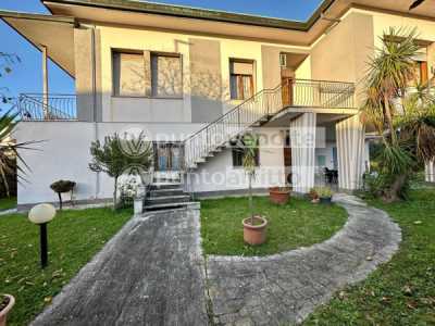 Villa in Vendita a Lucca Viale s Concordio 55100