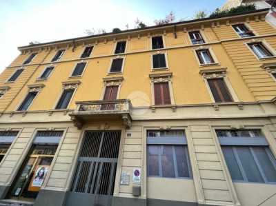 Appartamento in Vendita a Milano via Giulio Carcano 4