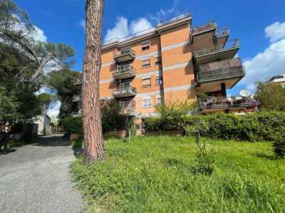Appartamento in Vendita a Roma via Poggio Verde 37