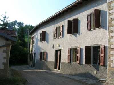 Villa in Vendita a Castelnovo Ne