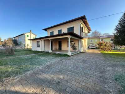 Villa in Vendita a Ronchis Corso Italia 39