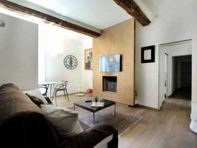 Appartamento in Affitto a Bologna via Santo Stefano 35