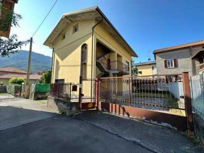 Villa in Vendita a Valmadrera via Francesco Magistris 19