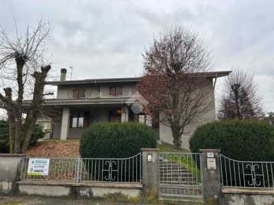 Villa in Vendita a Motteggiana via della Repubblica 10