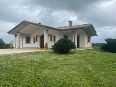 Villa in Vendita a Pontinia via Appia 04014