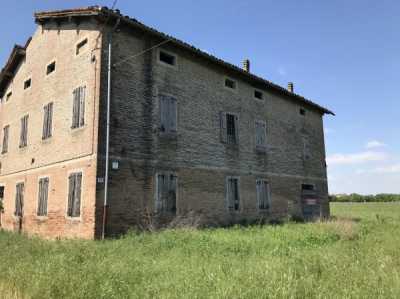 Rustico Casale in Vendita a Modena Strada Zappellaccio