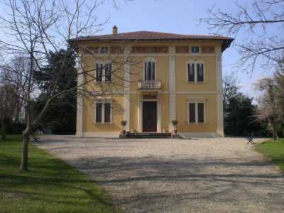 Villa in Vendita a Parma via Quingenti