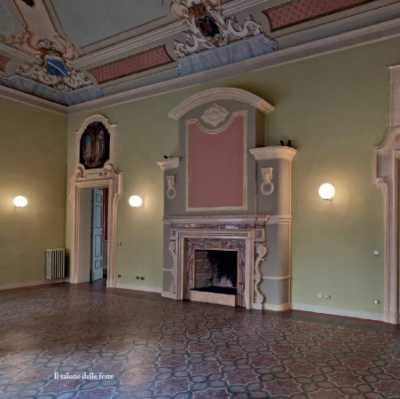 Palazzo Stabile in Affitto a Reggio Emilia