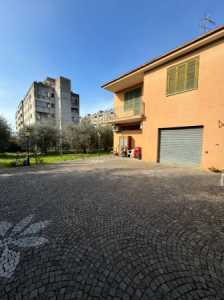 Villa in Vendita a Frosinone via Vado del Tufo