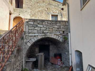 Rustico Casale in Vendita a Castelguidone