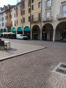 Negozio in Affitto a Mantova centro storico