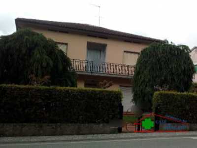 Villa in Vendita a Capannori Lappato
