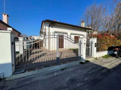 Villa Singola in Vendita a Venezia Gazzera