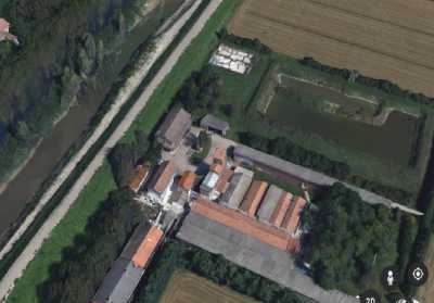 Rustico Casale Corte in Vendita a Modena Villaggio Artigiano Modena Nord