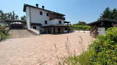 Villa Singola in Vendita a Ziano Piacentino via Diola 12 Ziano Piacentino