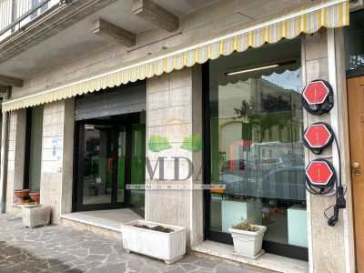 Locale Commerciale in Vendita a Nereto via Decio Rubini Centro