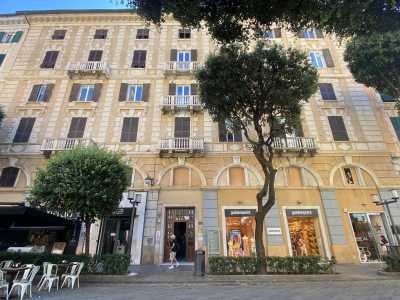 Appartamento in Vendita a Savona Corso Italia Centro