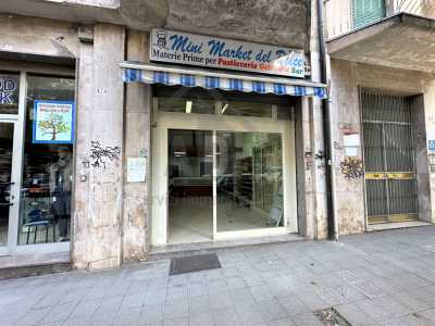 Locale Commerciale in Vendita a Cosenza via Riccardo Misasi Piazza Loreto