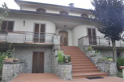 Villa in Vendita a Poppi Centrale