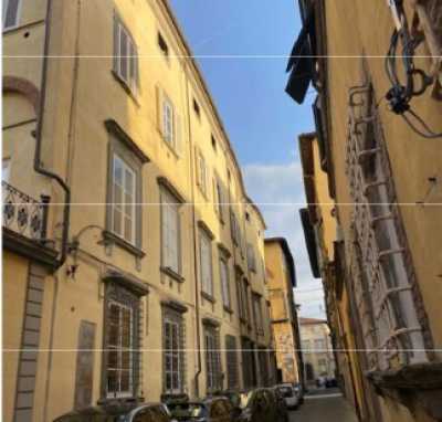 Appartamento in Vendita a Lucca via Burlamacchi 21 Centro Storico