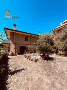 Villa Bifamiliare in Vendita a Marino via Vecchia di Grottaferrata Marino