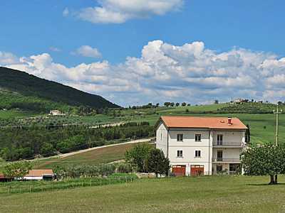 Villa in Vendita a Baschi Morre