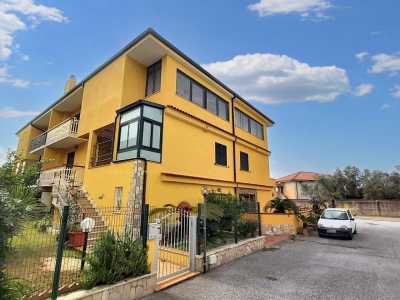 Villa Bifamiliare in Vendita a Lamezia Terme via Africa n 40