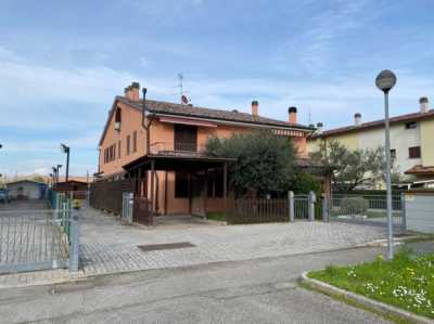 Villa in Vendita a Massa Lombarda