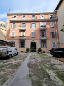 Appartamento in Affitto a Milano via Volterra 7
