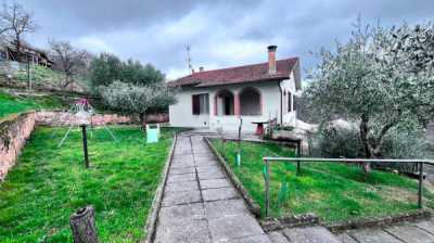 Villa in Vendita ad Arezzo Strada Provinciale della Libbia