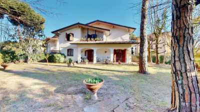 Villa in Vendita a Viareggio via San Giovanni Bosco 108