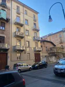 Appartamento in Vendita a Torino via Frossasco 9