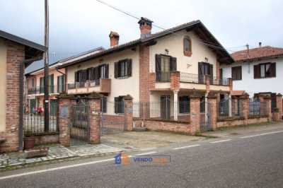 Villa in Vendita ad Asti Frazione Revignano