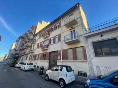 Appartamento in Vendita a Torino via Pesaro 30